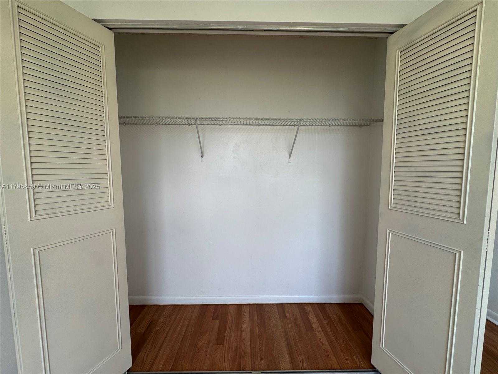 Small Image of 1300 NORTH EAST MIAMI GARDENS DR #213E, Miami Number 20