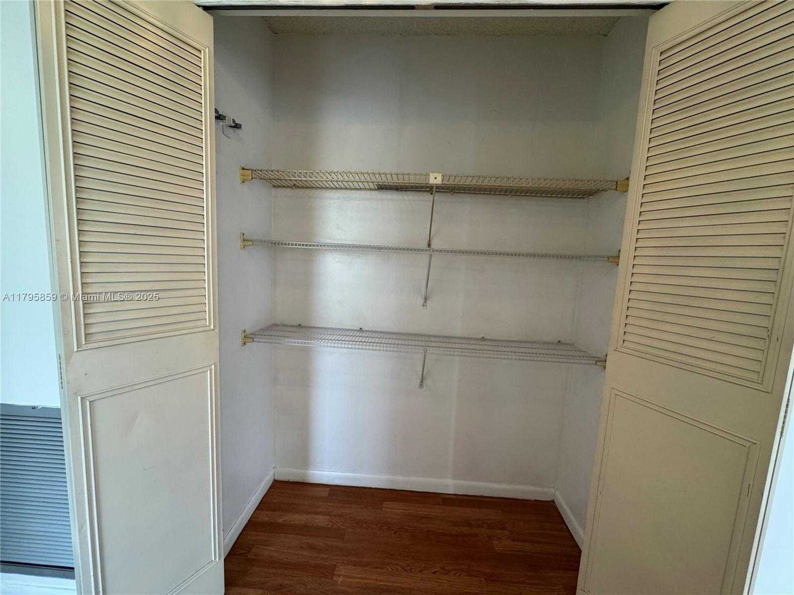 Small Image of 1300 NORTH EAST MIAMI GARDENS DR #213E, Miami Number 21