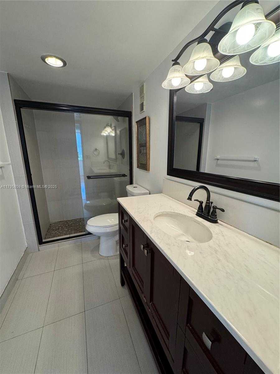 Small Image of 1300 NORTH EAST MIAMI GARDENS DR #213E, Miami Number 27