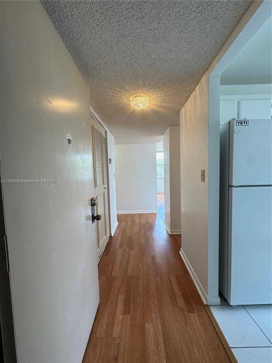 Small Image of 1300 NORTH EAST MIAMI GARDENS DR #213E, Miami Number 28