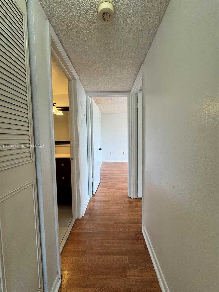 Small Image of 1300 NORTH EAST MIAMI GARDENS DR #213E, Miami Number 29