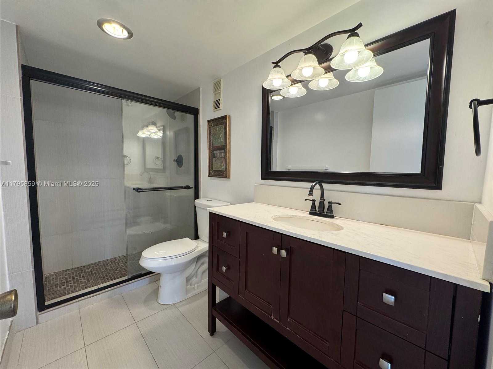Small Image of 1300 NORTH EAST MIAMI GARDENS DR #213E, Miami Number 7
