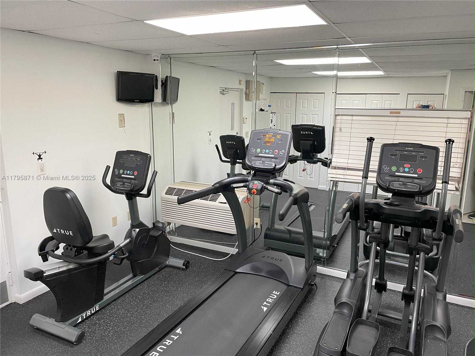 Small Image of 126 SOUTH WEST 17TH RD #505, Miami Number 20