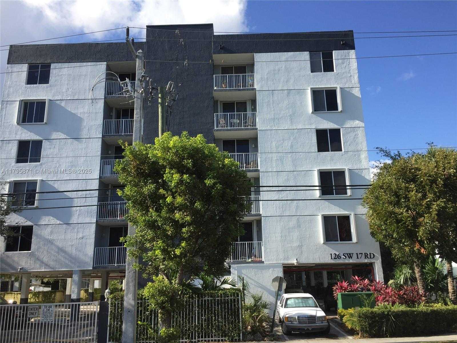 Small Image of 126 SOUTH WEST 17TH RD #505, Miami Number 8