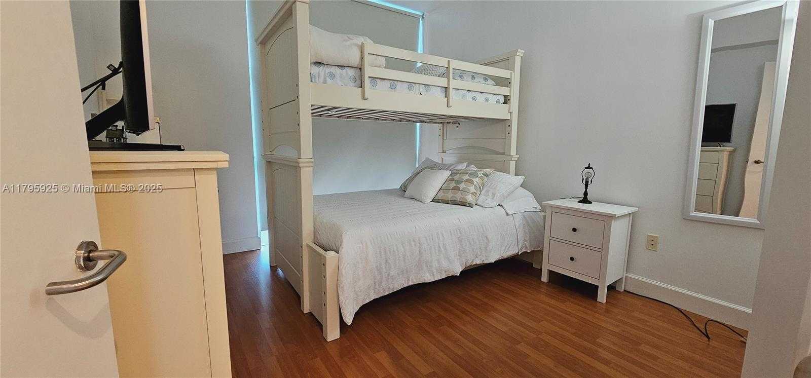 Small Image of 3131 NORTH EAST 188TH ST #1-810, Aventura Number 16