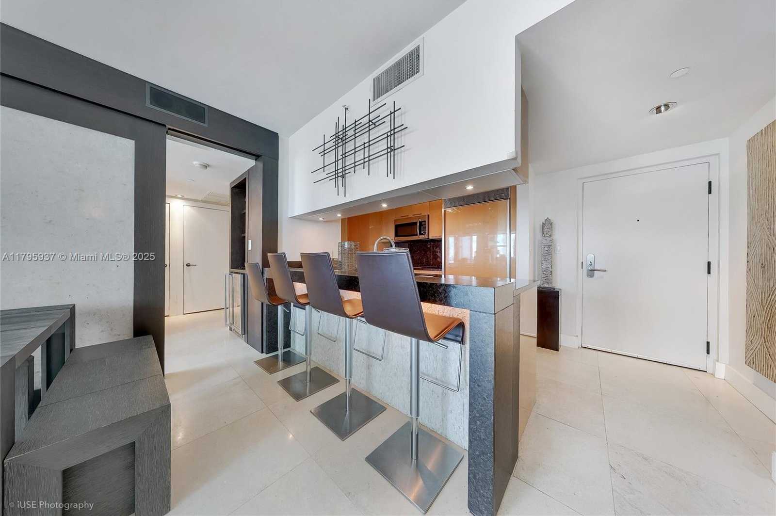 Small Image of 6801 COLLINS AVE #1111, Miami Beach Number 4
