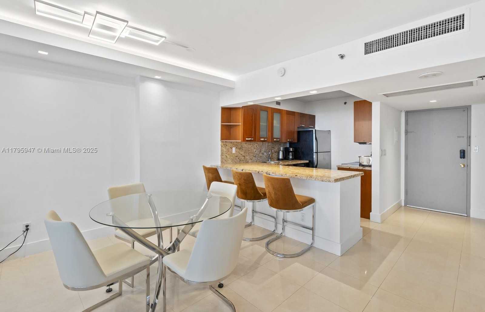 Small Image of 100 LINCOLN RD #543, Miami Beach Number 6