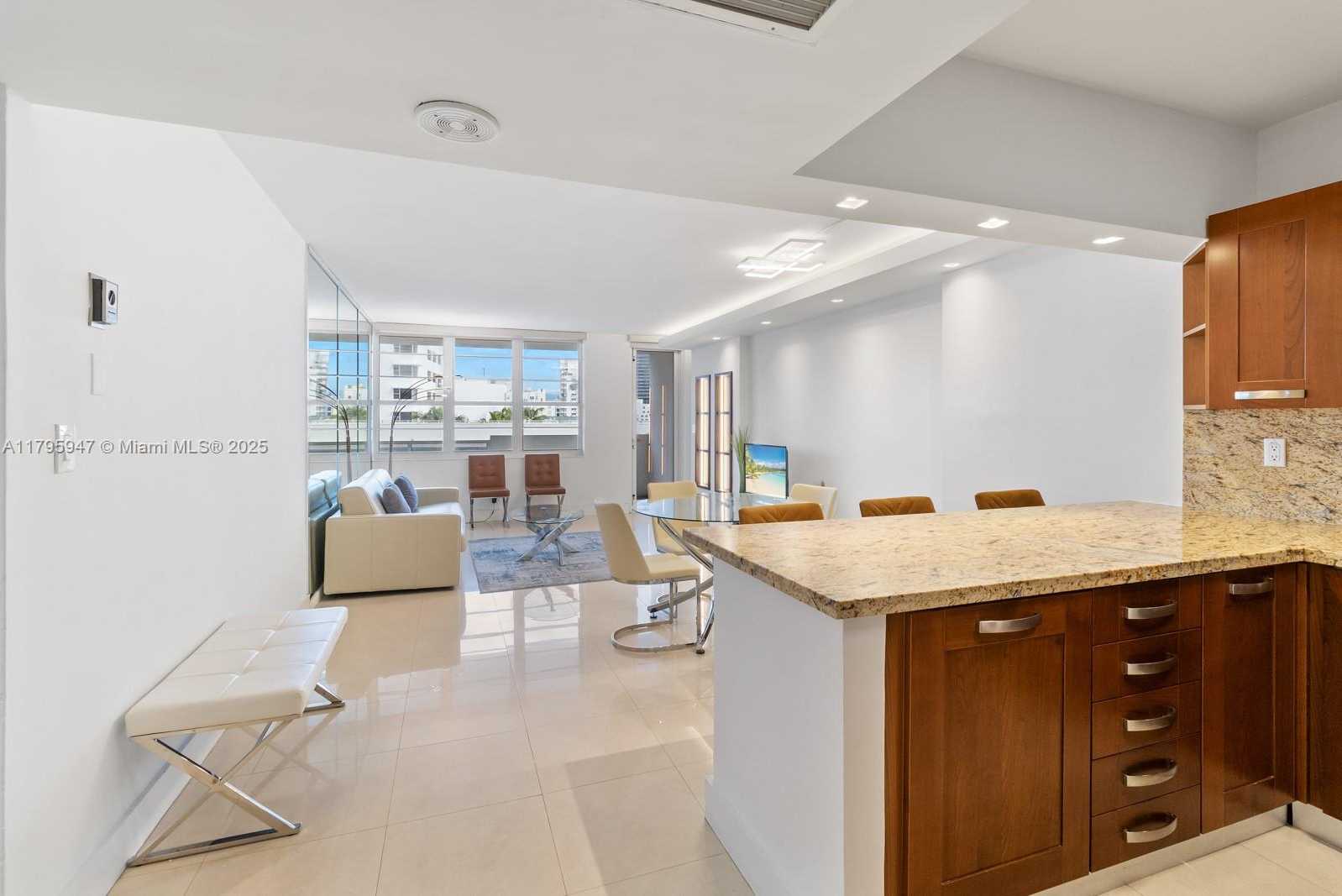 Small Image of 100 LINCOLN RD #543, Miami Beach Number 7