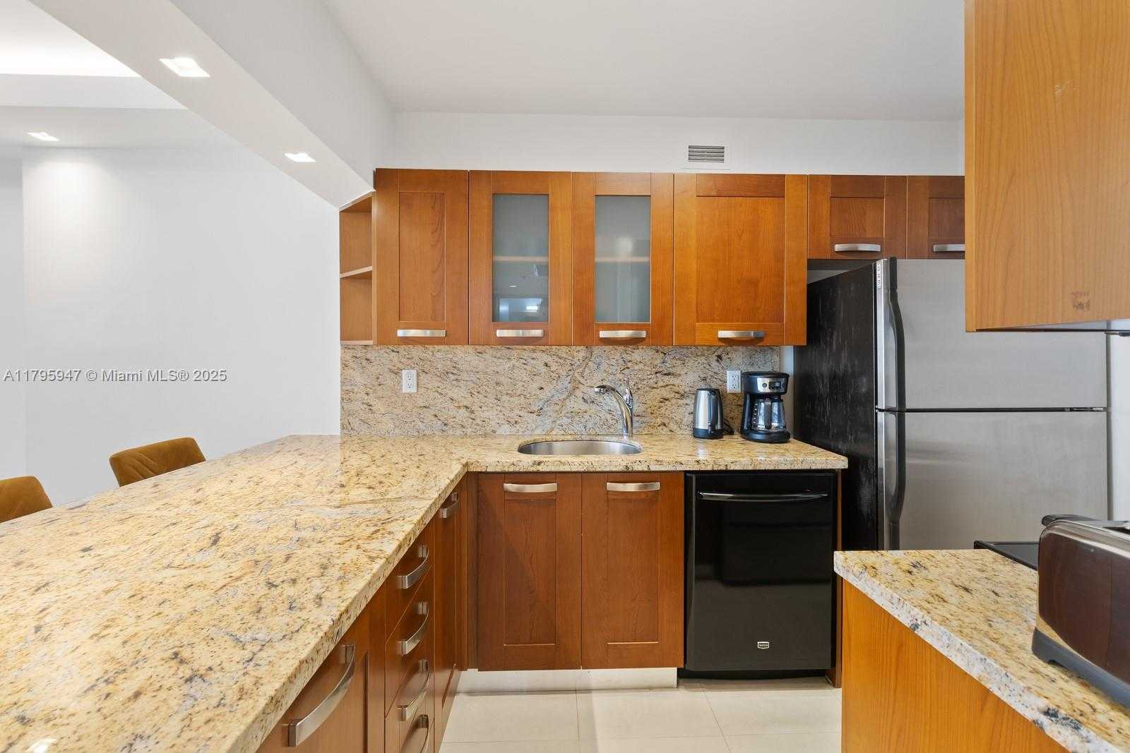 Small Image of 100 LINCOLN RD #543, Miami Beach Number 9