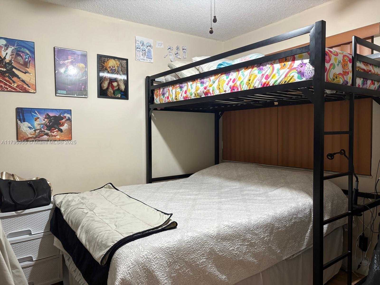 Small Image of 8039 LAKE DR #203, Doral Number 17