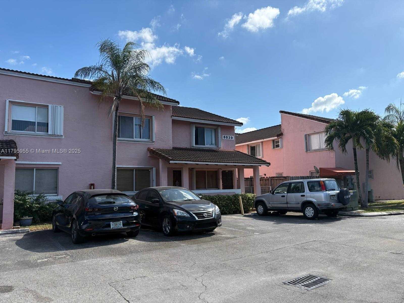 Small Image of 8039 LAKE DR #203, Doral Number 20