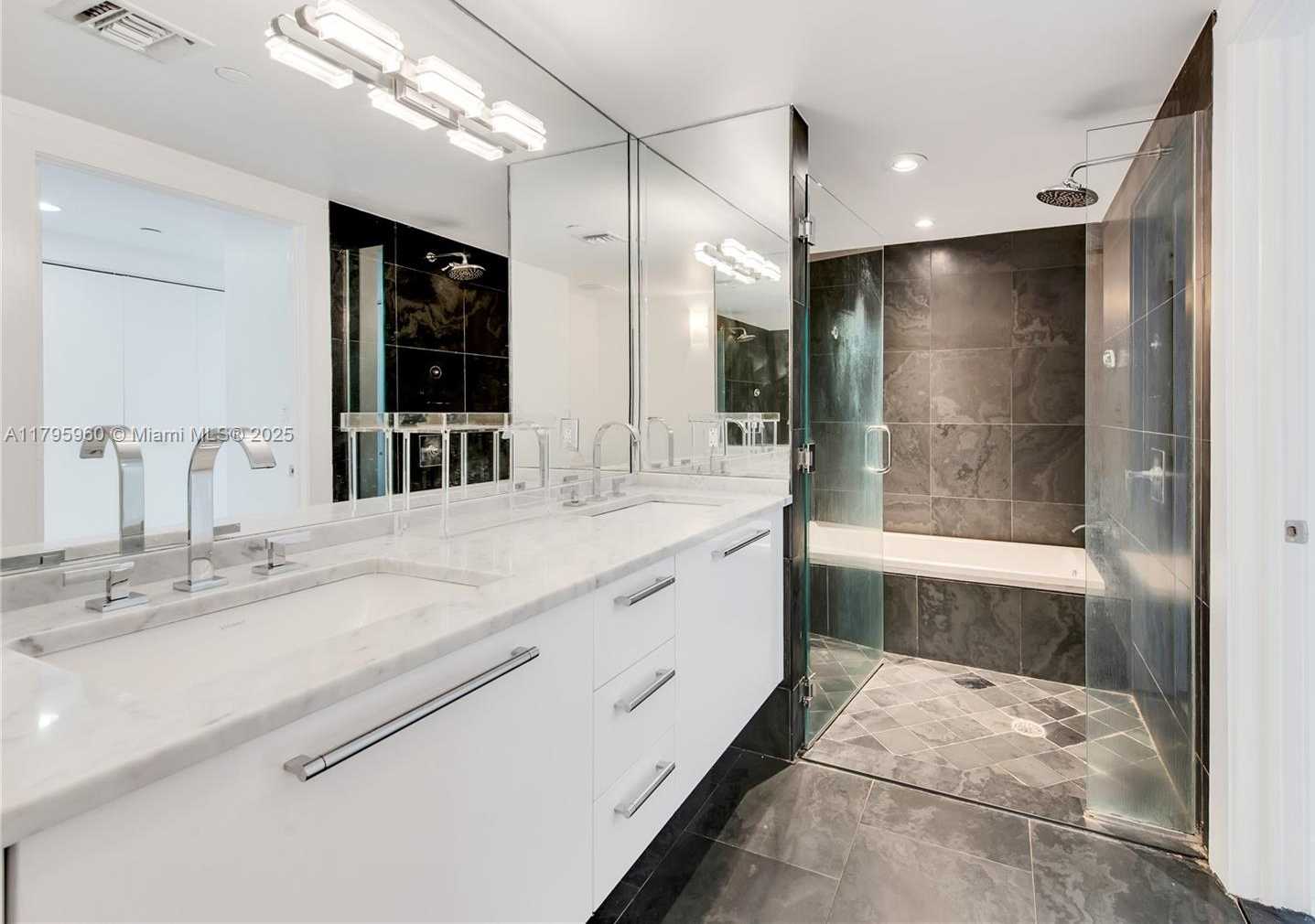 Small Image of 900 BISCAYNE BLVD #301, Miami Number 11