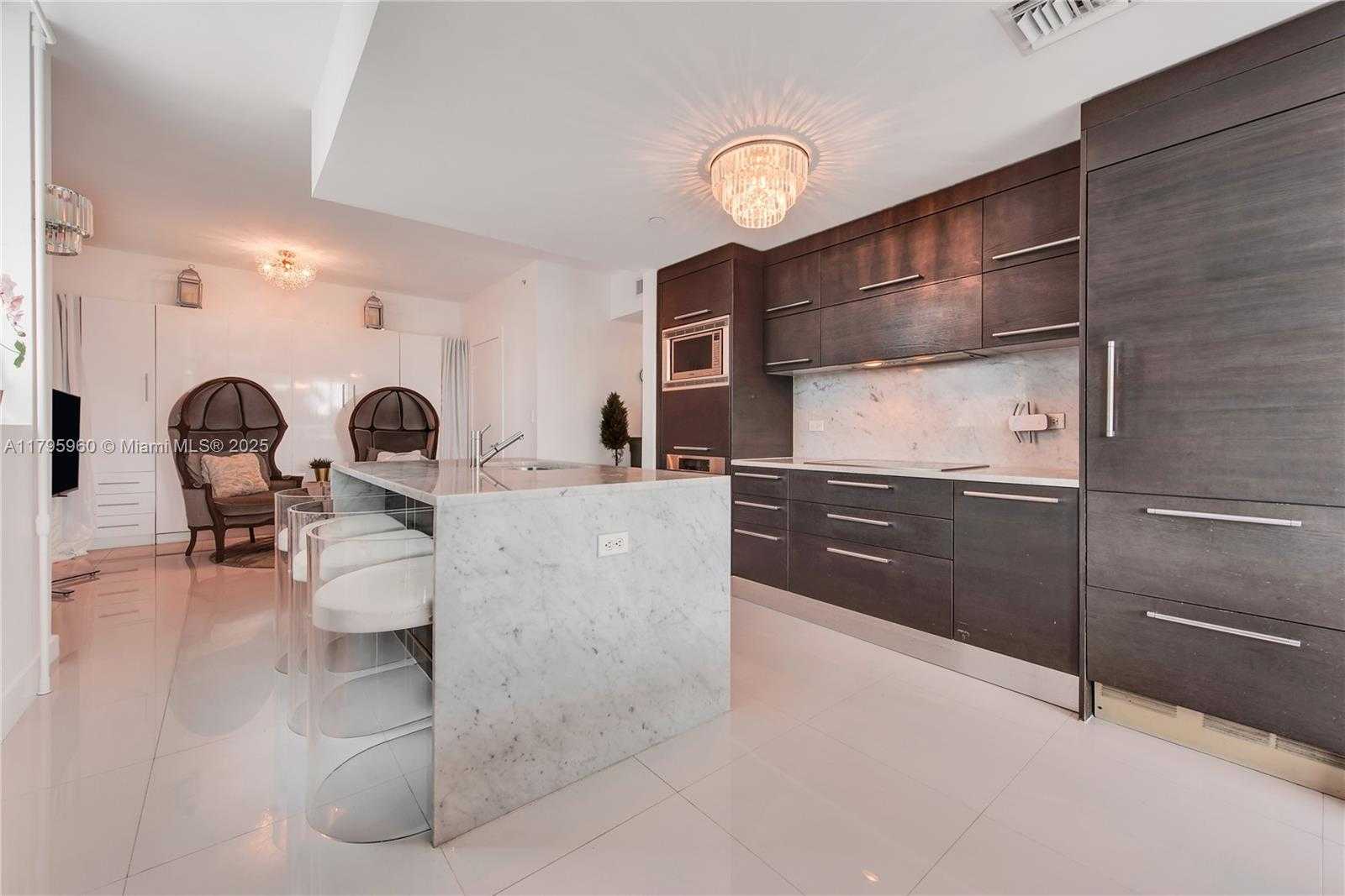 Small Image of 900 BISCAYNE BLVD #301, Miami Number 3