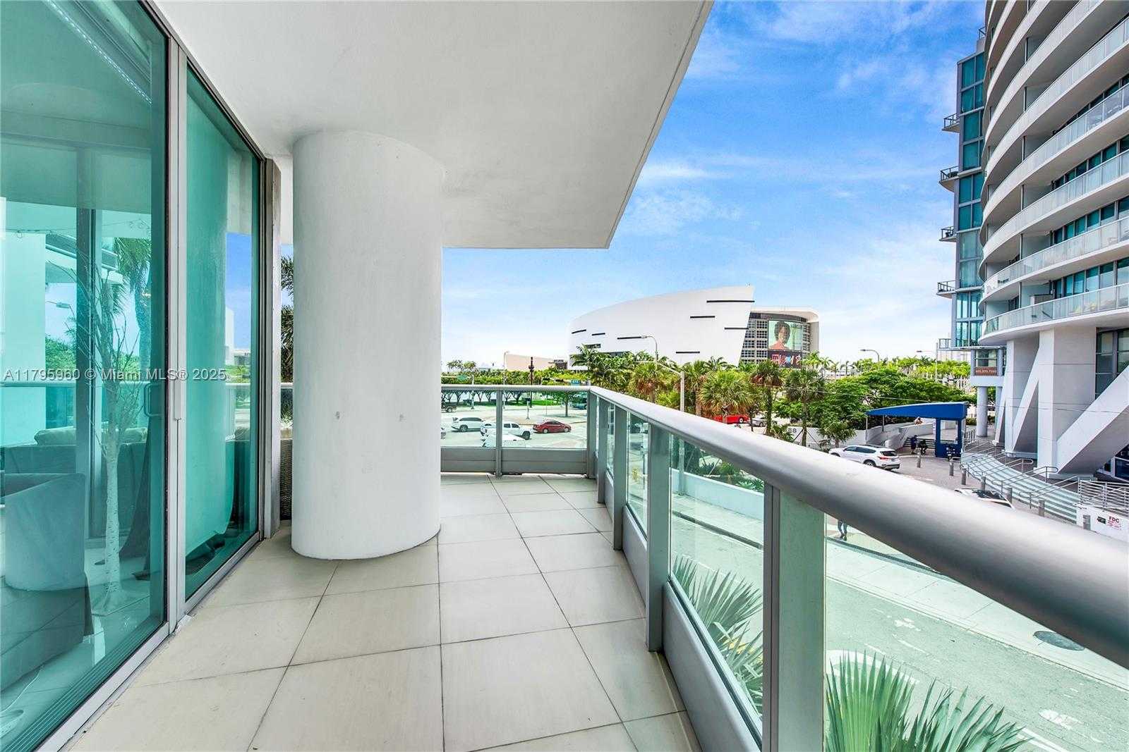 Small Image of 900 BISCAYNE BLVD #301, Miami Number 9