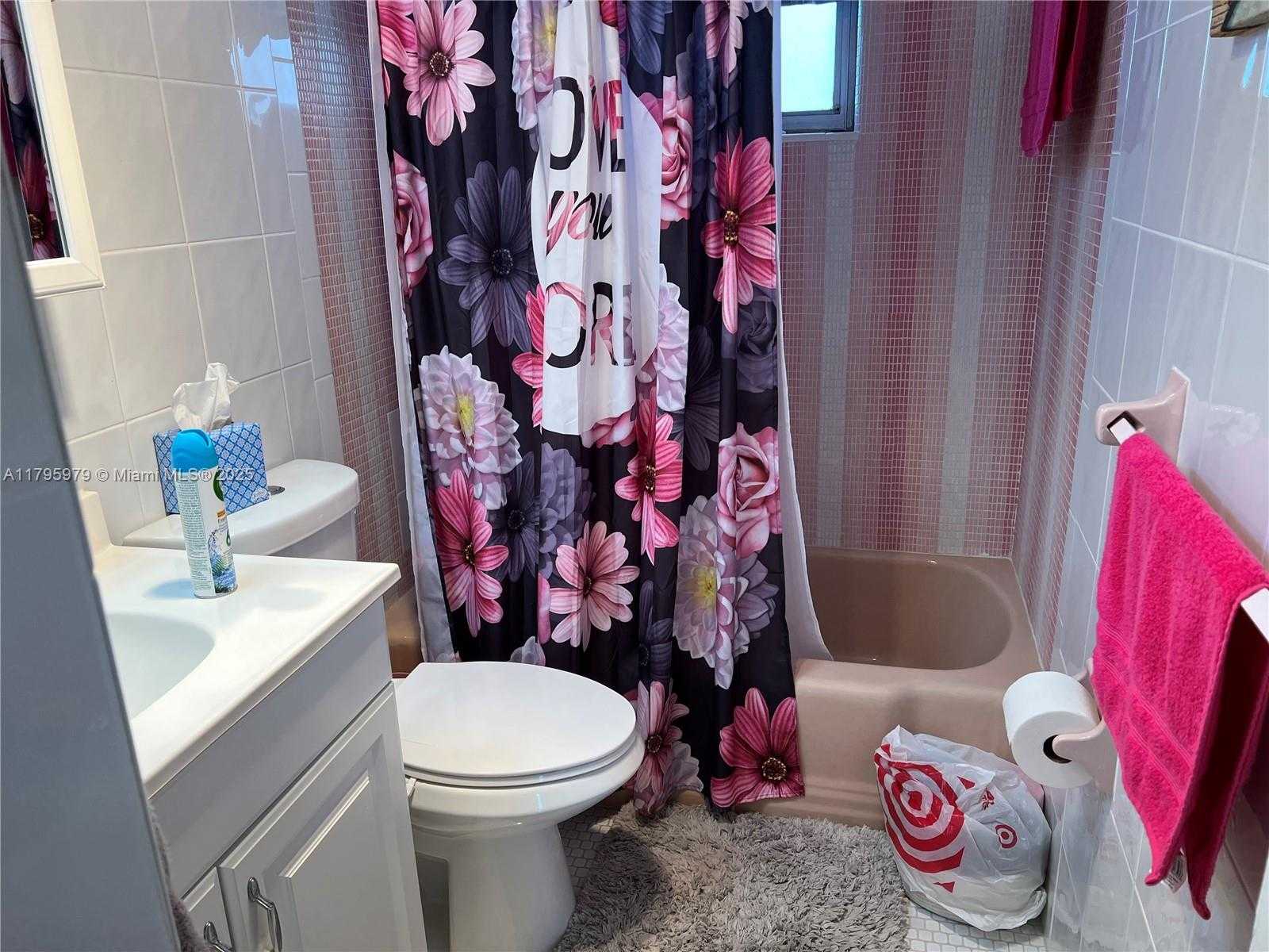 Small Image of 220 KINGS POINT DR #512, Sunny Isles Beach Number 20