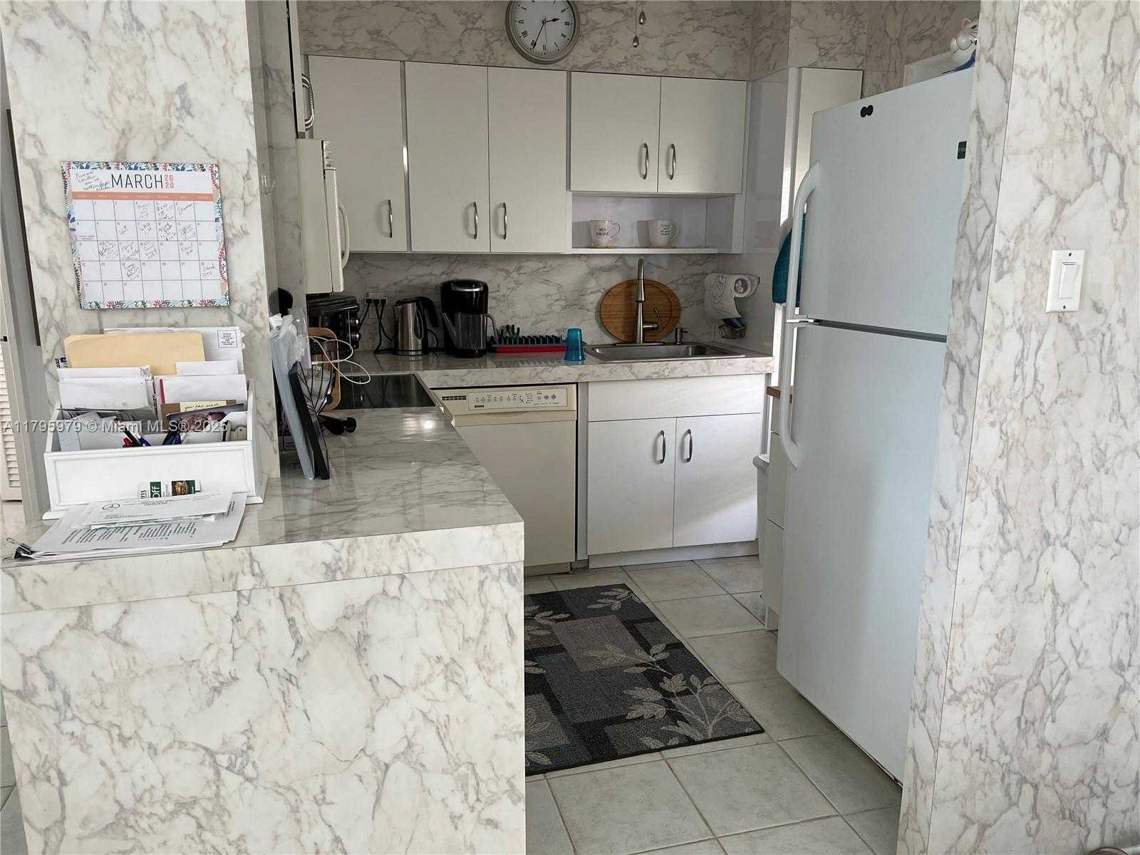 Small Image of 220 KINGS POINT DR #512, Sunny Isles Beach Number 7
