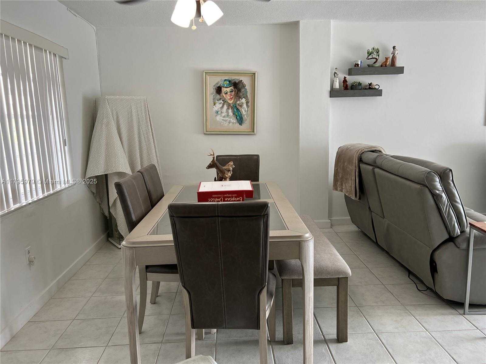 Small Image of 220 KINGS POINT DR #512, Sunny Isles Beach Number 9