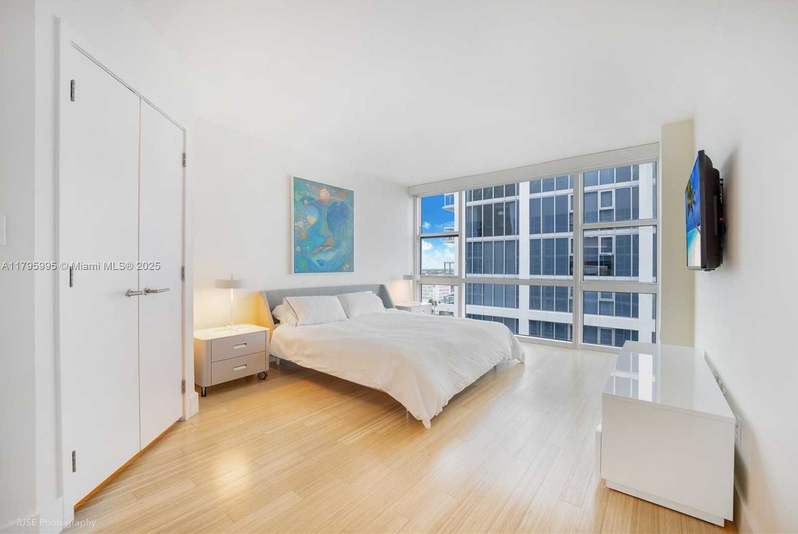 Small Image of 6801 COLLINS AVE #1401, Miami Beach Number 20