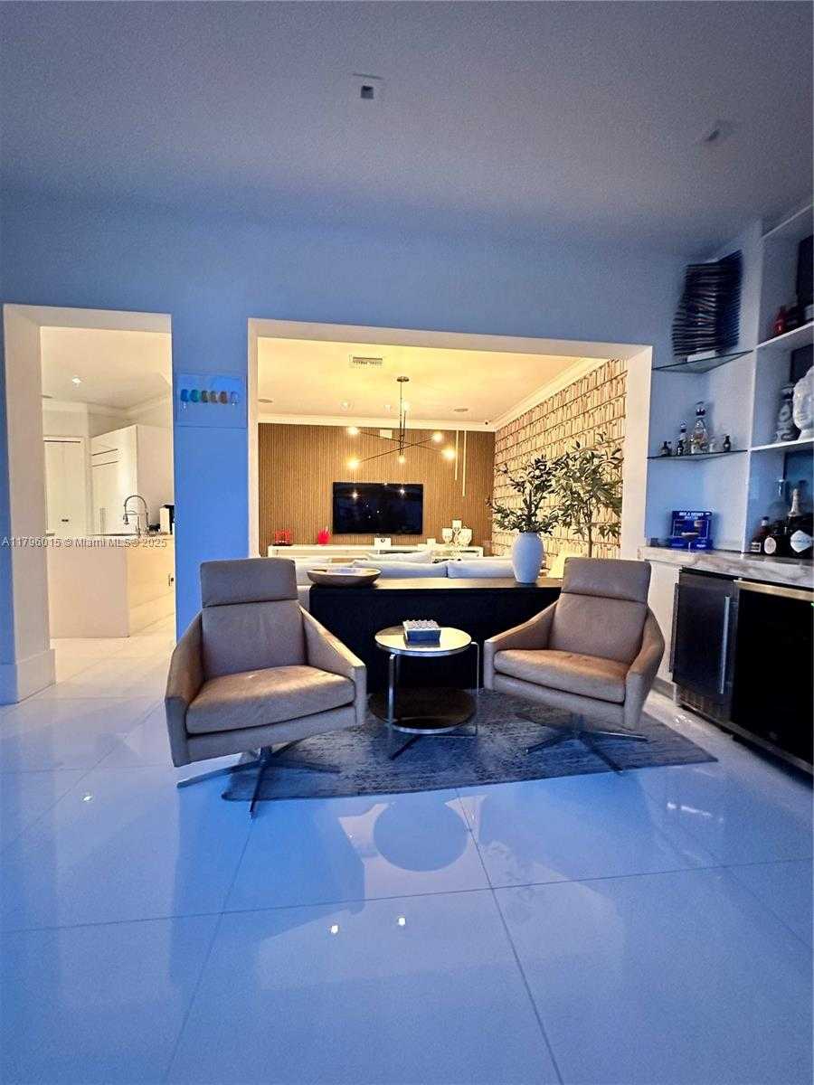Small Image of 6801 NORTH WEST 113TH CT, Doral Number 13