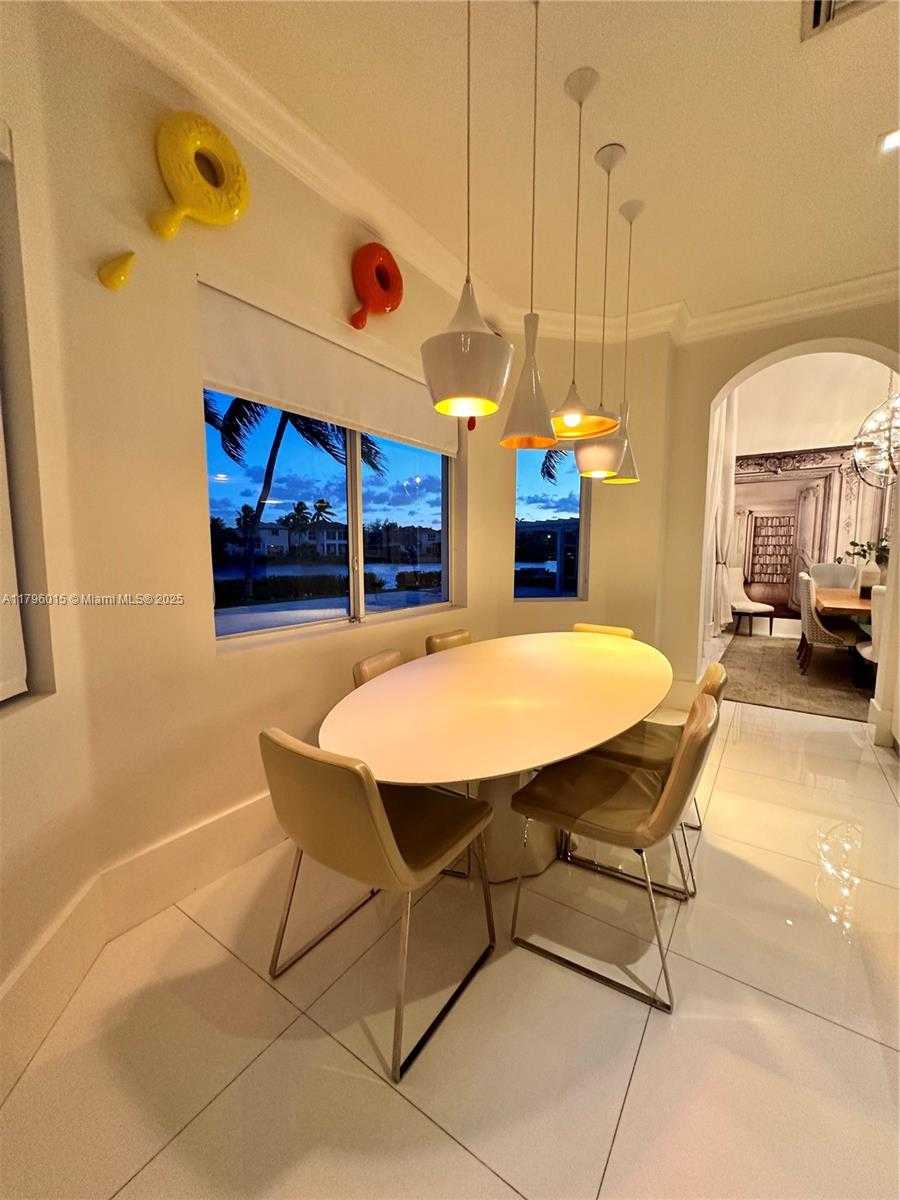 Small Image of 6801 NORTH WEST 113TH CT, Doral Number 15