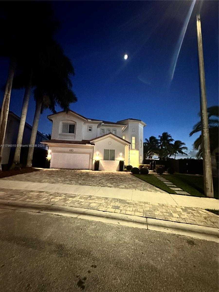 Small Image of 6801 NORTH WEST 113TH CT, Doral Number 2