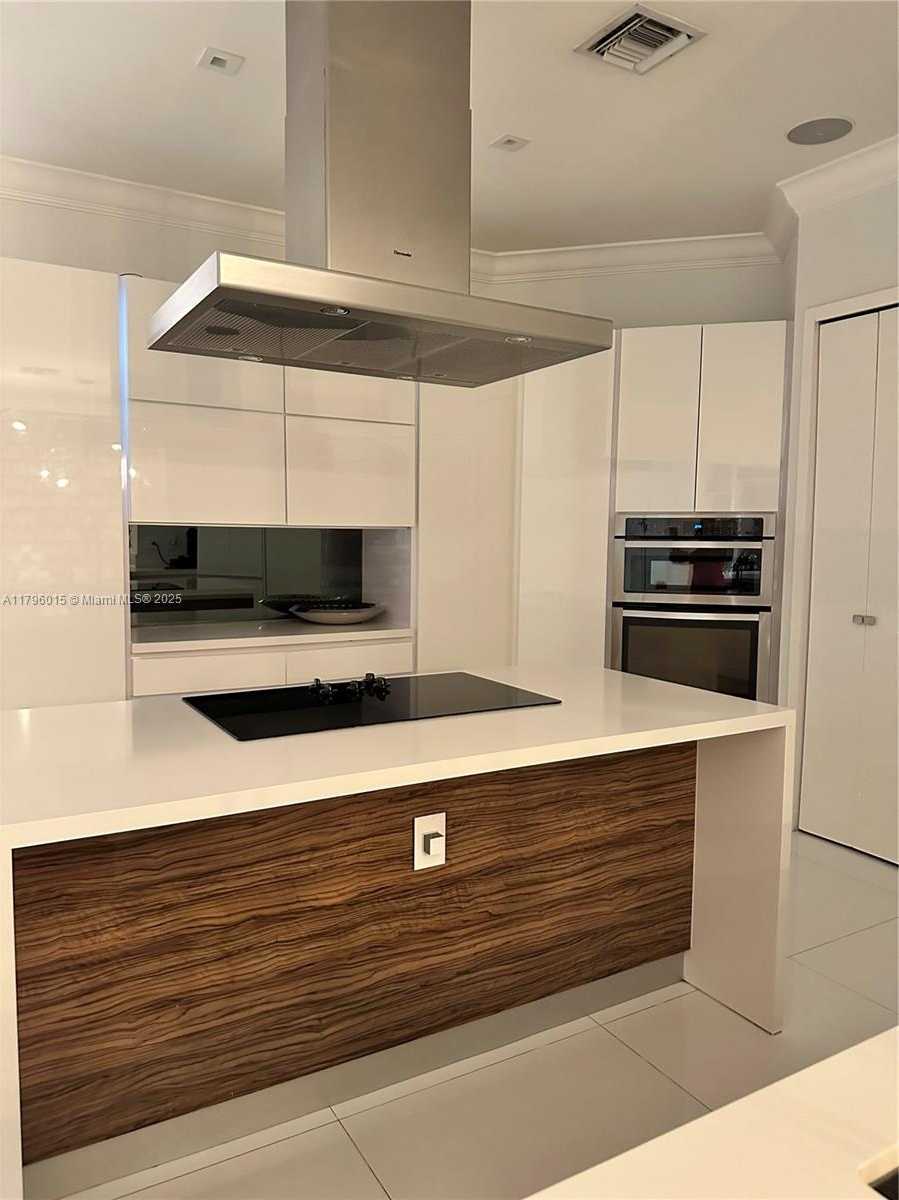 Small Image of 6801 NORTH WEST 113TH CT, Doral Number 24