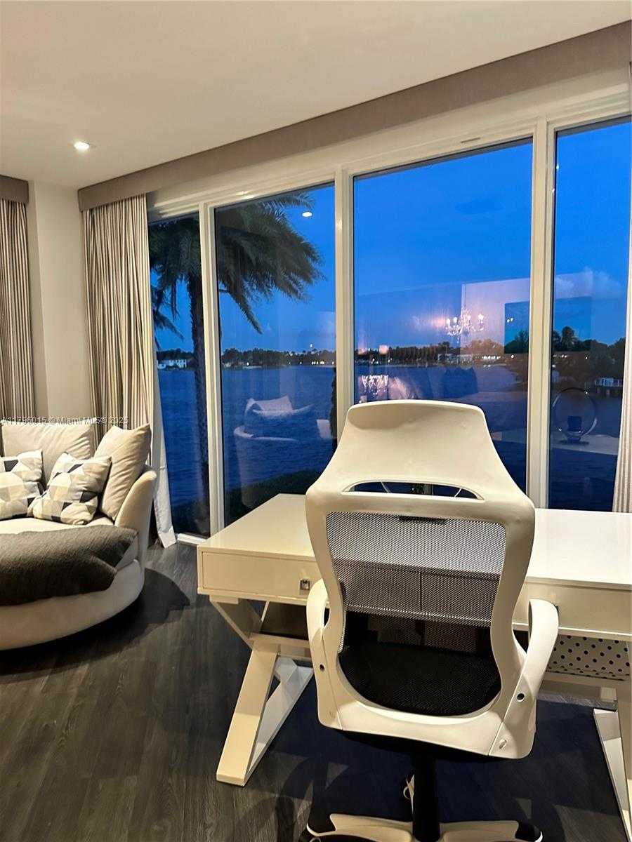 Small Image of 6801 NORTH WEST 113TH CT, Doral Number 27
