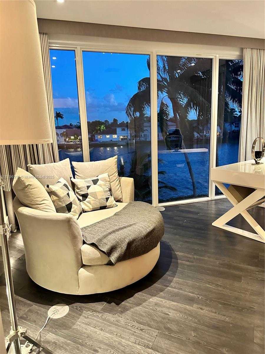 Small Image of 6801 NORTH WEST 113TH CT, Doral Number 28
