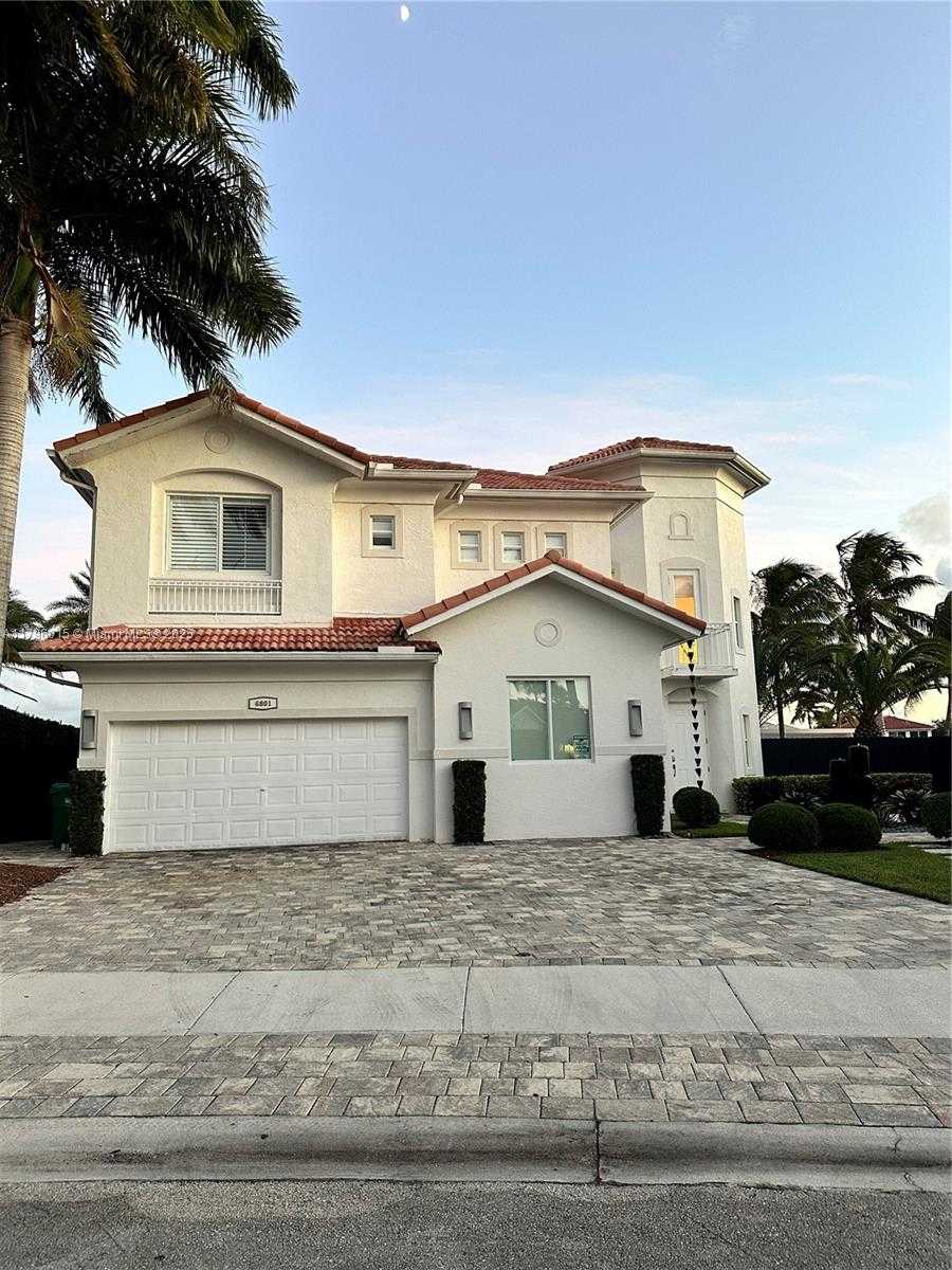 Small Image of 6801 NORTH WEST 113TH CT, Doral Number 3