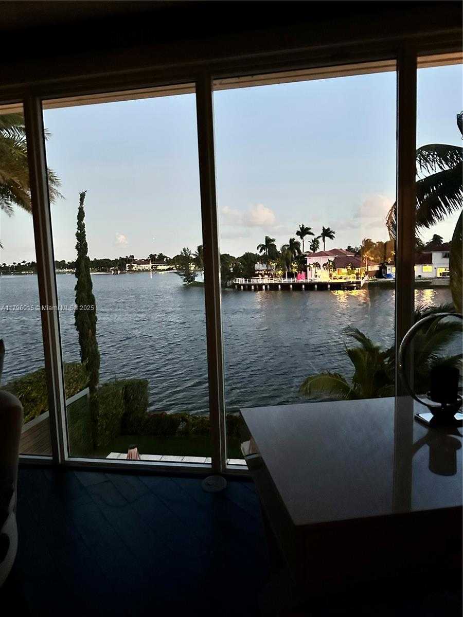 Small Image of 6801 NORTH WEST 113TH CT, Doral Number 32
