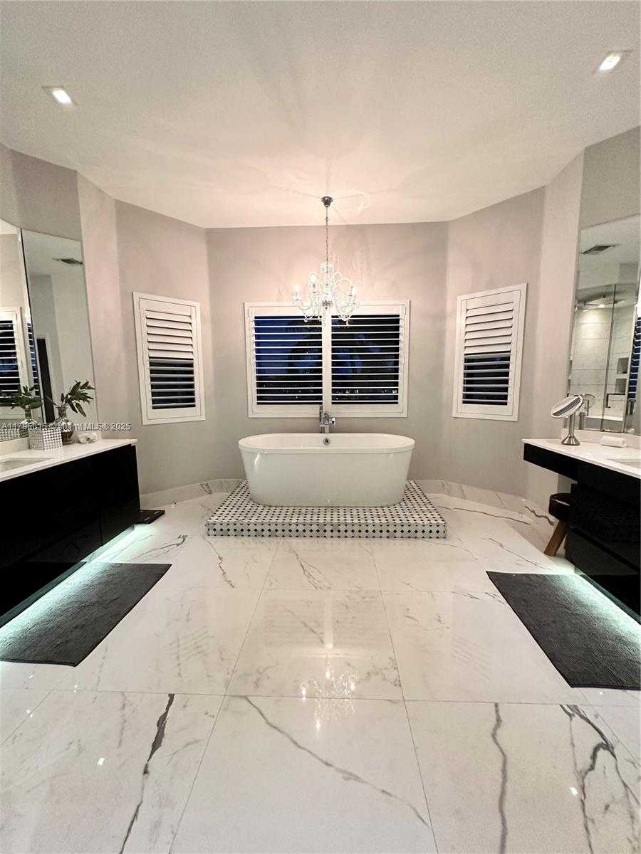 Small Image of 6801 NORTH WEST 113TH CT, Doral Number 33