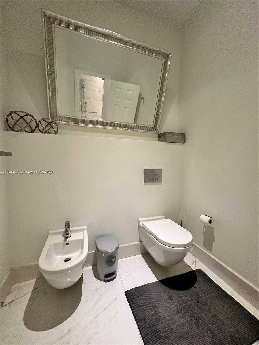 Small Image of 6801 NORTH WEST 113TH CT, Doral Number 34