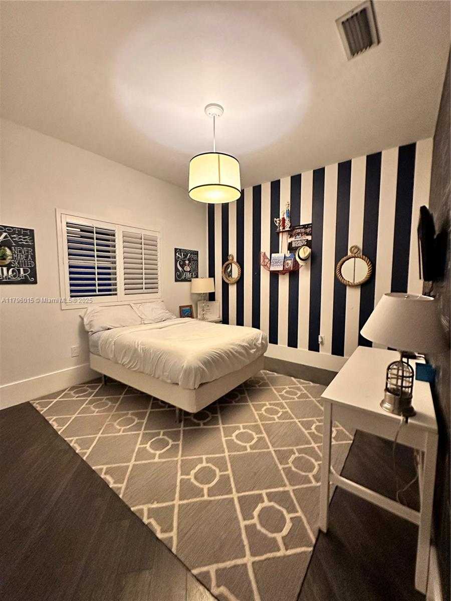 Small Image of 6801 NORTH WEST 113TH CT, Doral Number 36