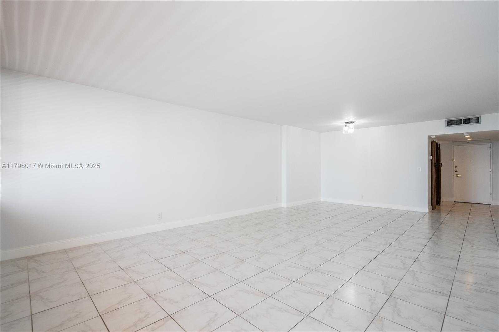 Small Image of 5700 COLLINS AVE #10M, Miami Beach Number 18