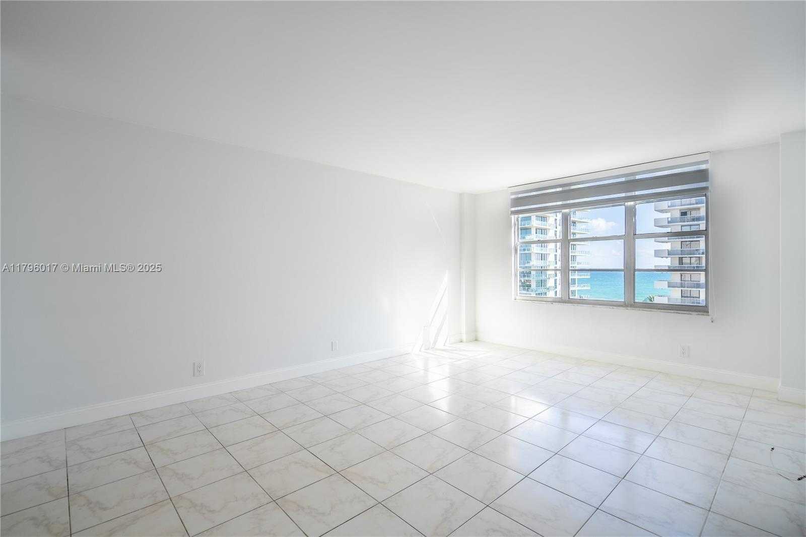 Small Image of 5700 COLLINS AVE #10M, Miami Beach Number 26