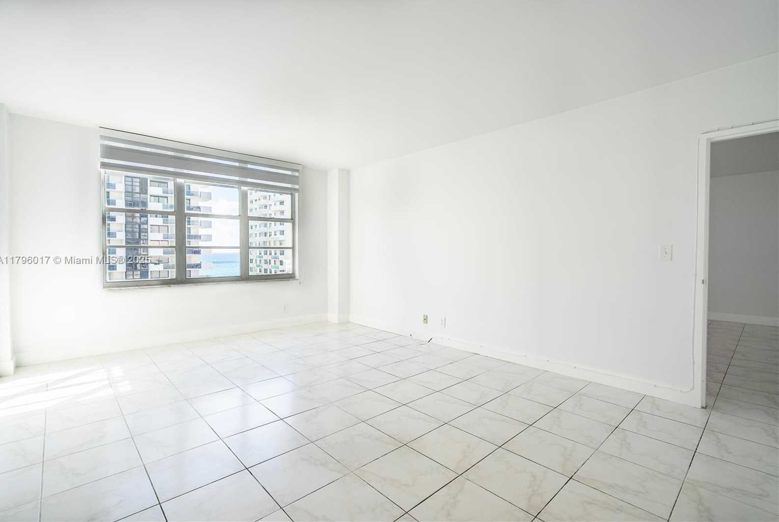 Small Image of 5700 COLLINS AVE #10M, Miami Beach Number 29