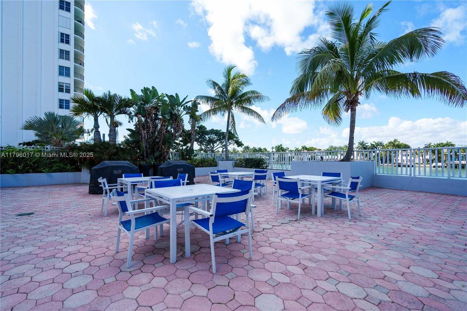 Small Image of 5700 COLLINS AVE #10M, Miami Beach Number 43