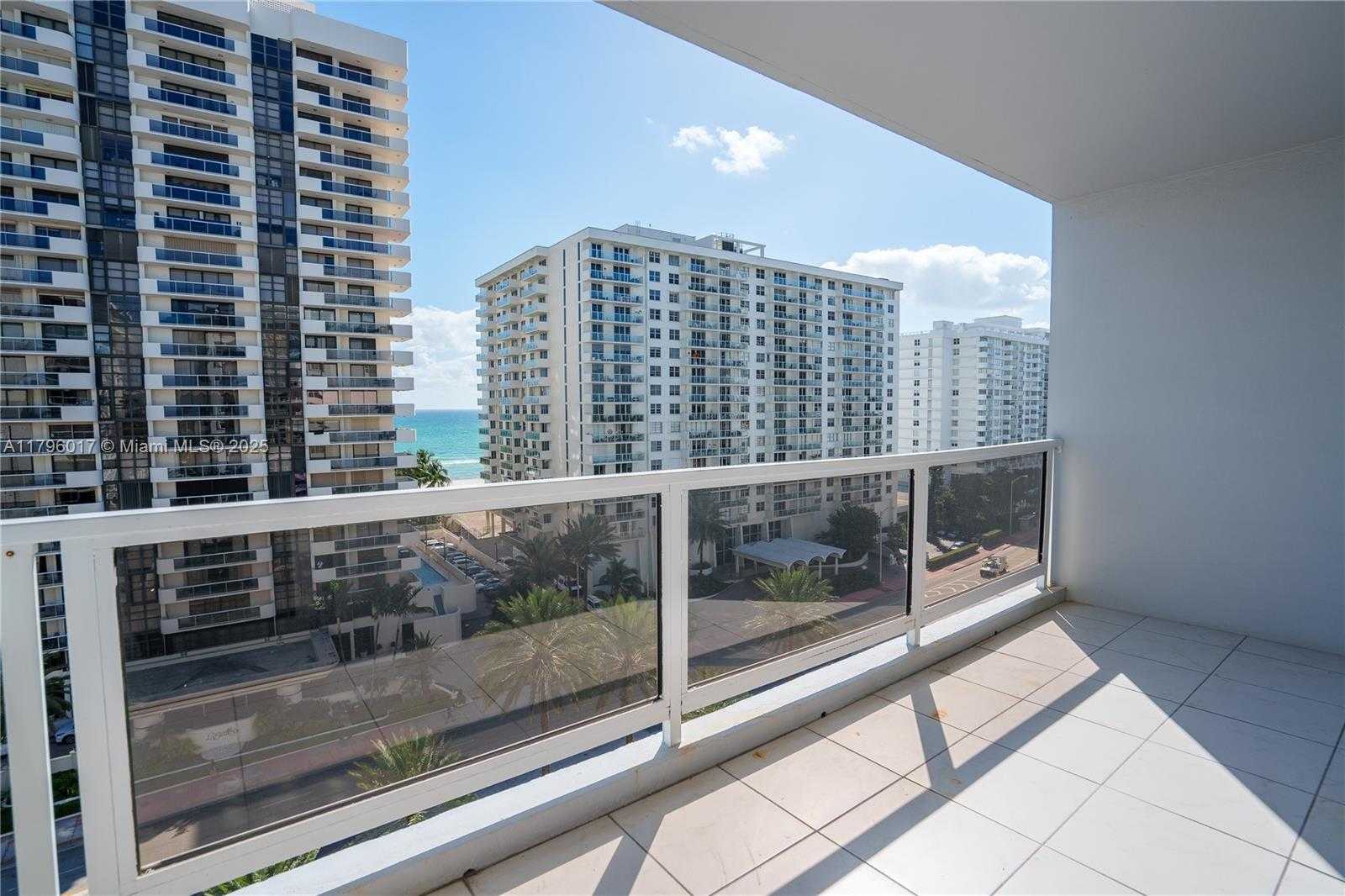 Small Image of 5700 COLLINS AVE #10M, Miami Beach Number 6