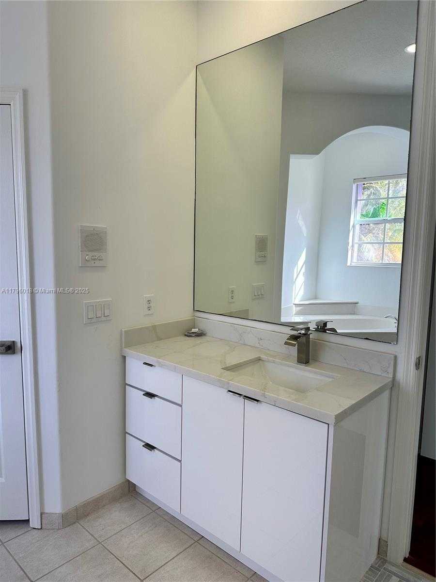Small Image of 11388 NORTH WEST 68TH ST, Doral Number 11
