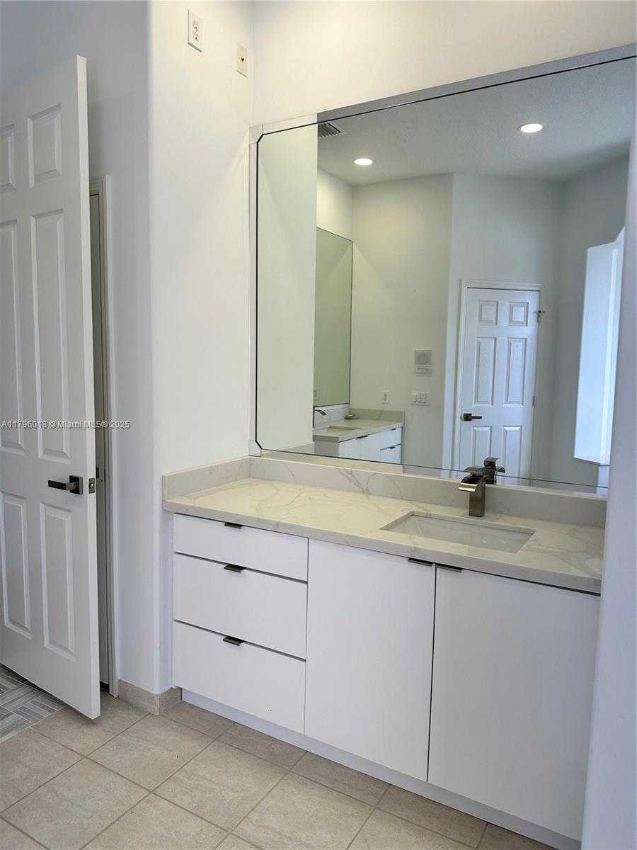 Small Image of 11388 NORTH WEST 68TH ST, Doral Number 12