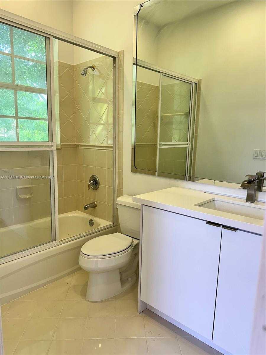 Small Image of 11388 NORTH WEST 68TH ST, Doral Number 14