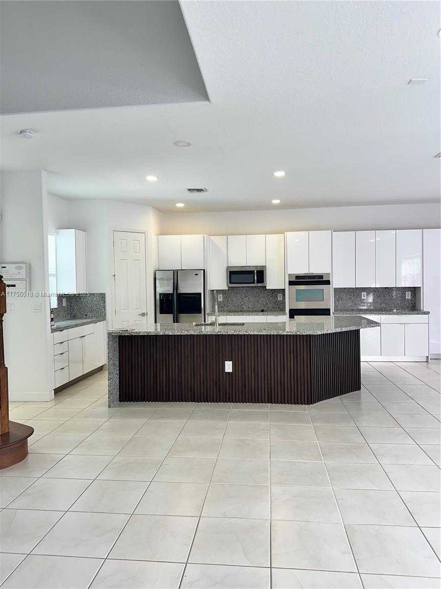 Small Image of 11388 NORTH WEST 68TH ST, Doral Number 7