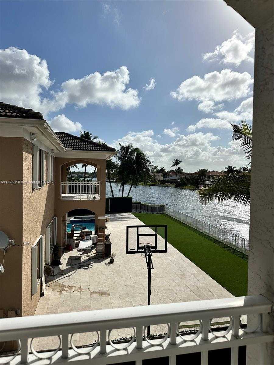 Small Image of 11388 NORTH WEST 68TH ST, Doral Number 9