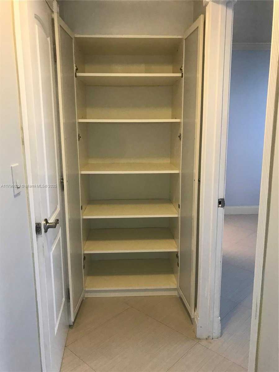 Small Image of 3001 SOUTH OCEAN DR #317, Hollywood Number 10