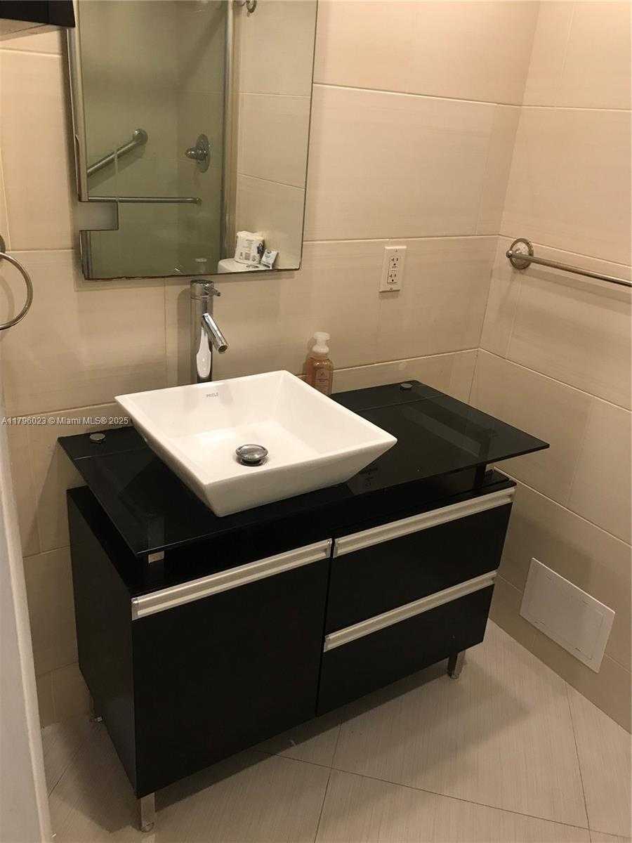 Small Image of 3001 SOUTH OCEAN DR #317, Hollywood Number 13