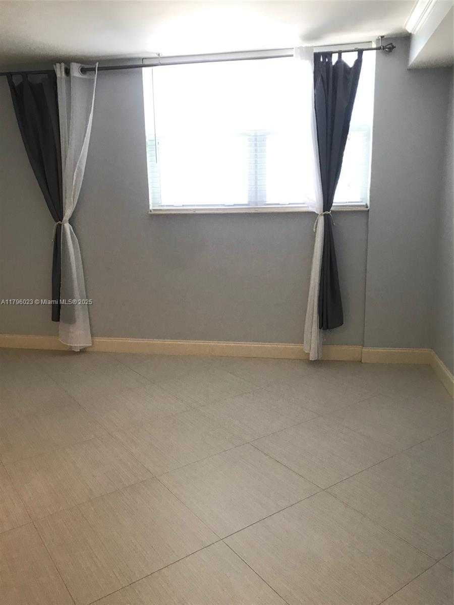 Small Image of 3001 SOUTH OCEAN DR #317, Hollywood Number 16