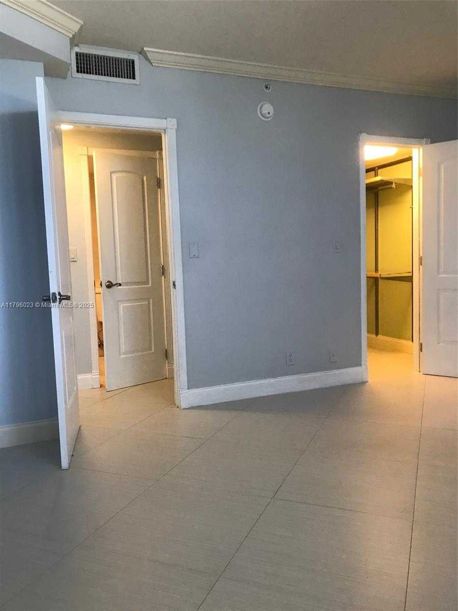 Small Image of 3001 SOUTH OCEAN DR #317, Hollywood Number 17