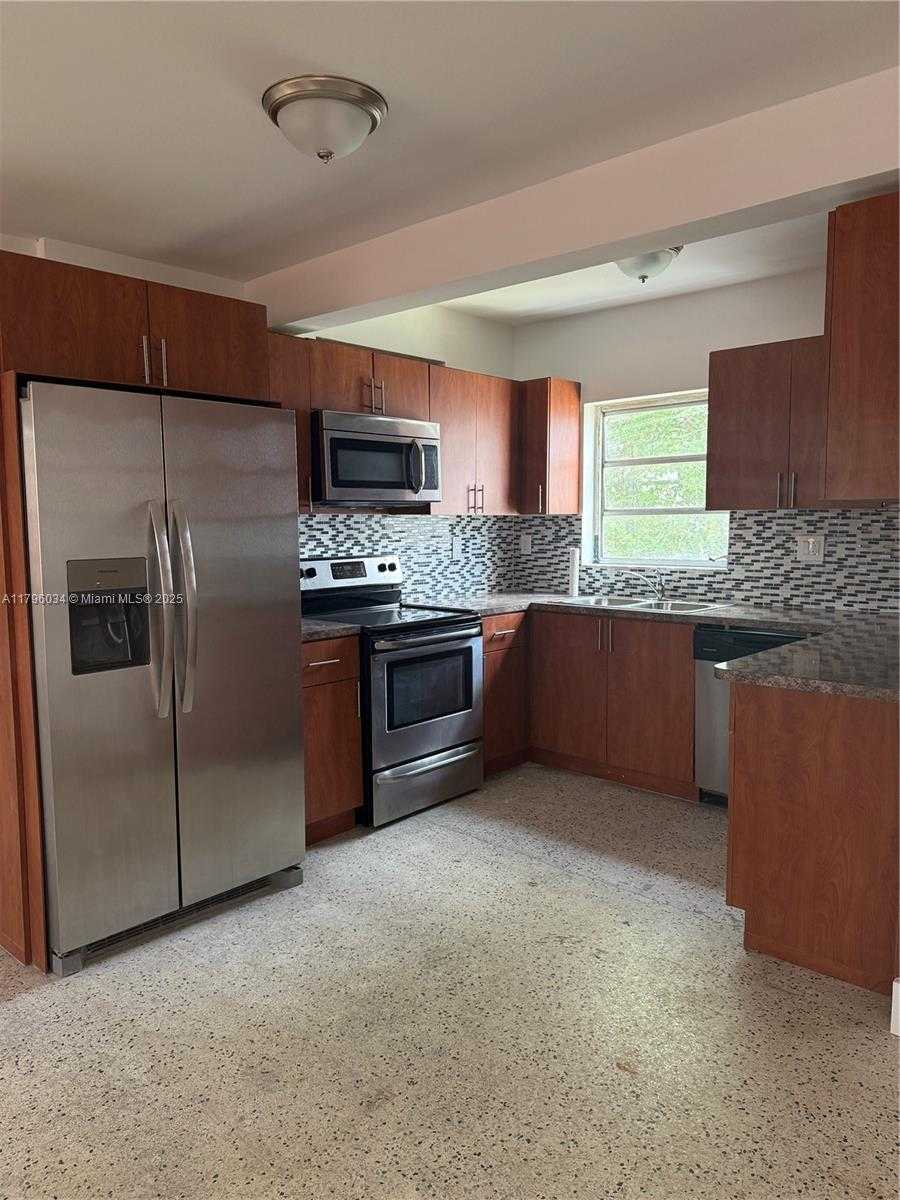 Small Image of 6473 SOUTH WEST 25TH ST, Miami Number 3