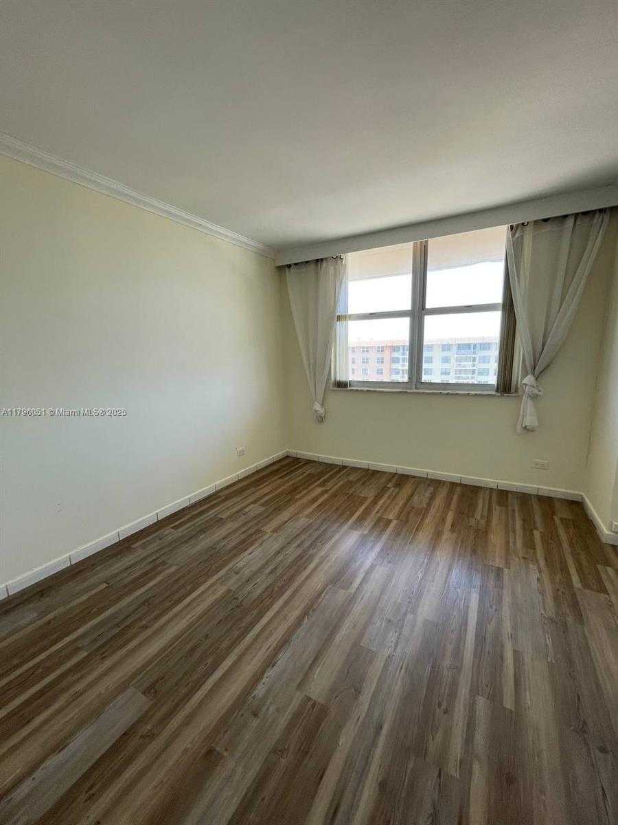 Small Image of 250 174TH ST #2308, Sunny Isles Beach Number 25