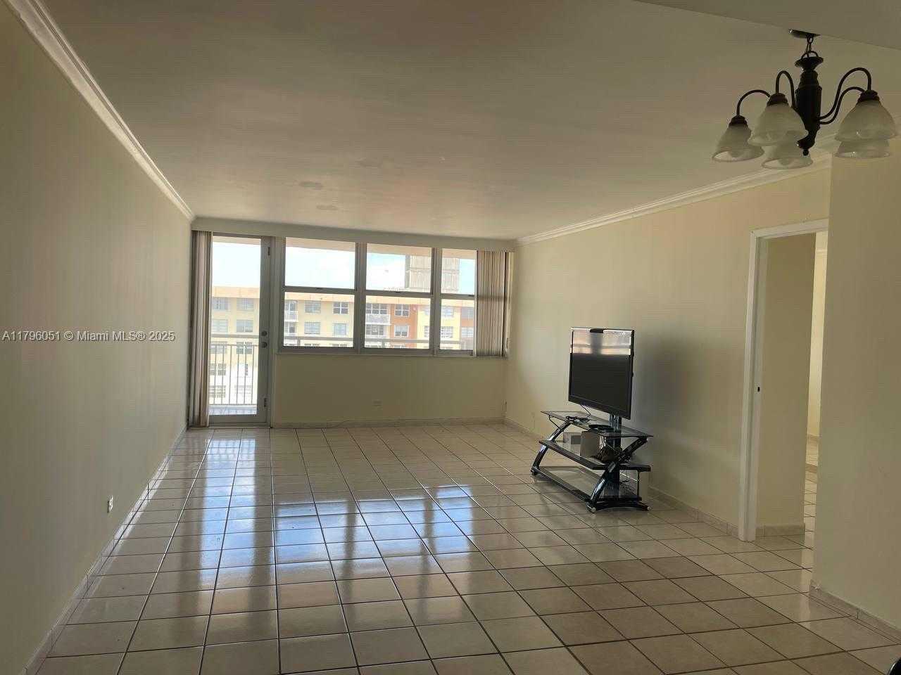 Small Image of 250 174TH ST #2308, Sunny Isles Beach Number 3